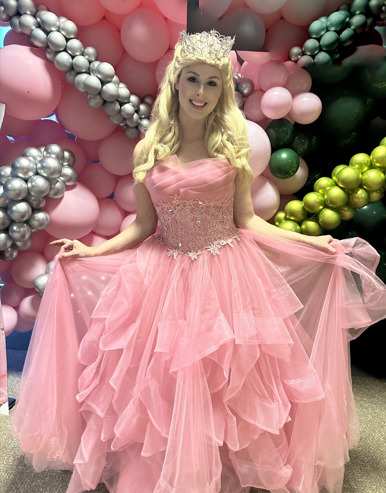 Hire Glinda for parties and events - professional character performer